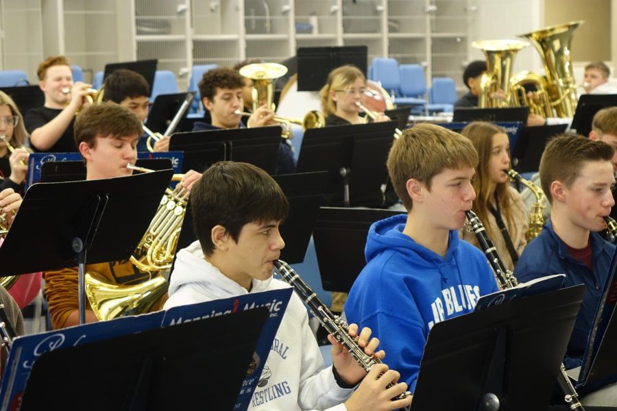Eighth graders Brodye Kocher-Munoz & Jacob Hoytal play their clarinets along with their other classmates in Mrs. Lambotte’s 2nd hour band class on January 25th. Story by Brylie Pollet.
