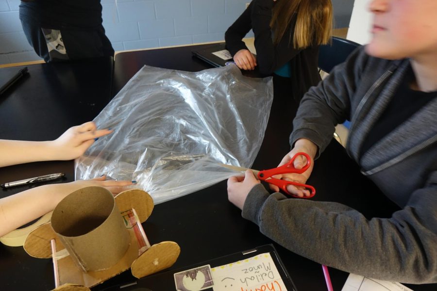8th grader Delilah Munoz and her group build a parachute to stimulate the Mars rover that was already made, in Ms. Huber’s science class on January 26th, during 3rd hour. Story by Alea Colley.
