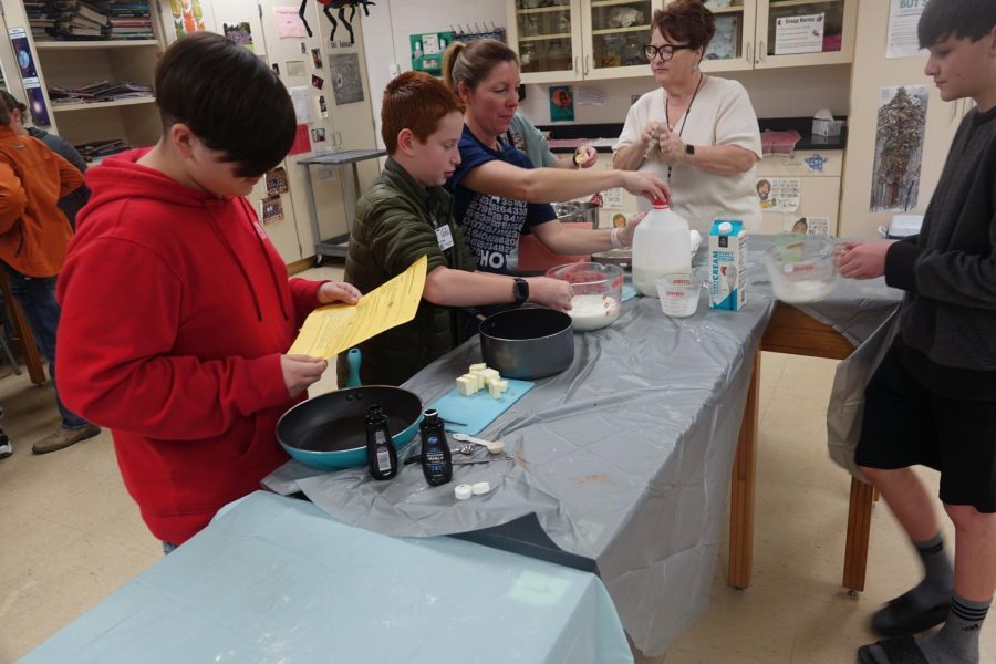 On Thursday March 9th, All Stars science teacher Mrs. Campbell celebrates the last day of school before spring break and pie day by making pies with her students. This was part of the teams end-of-quarter celebrations. Caption by Madison Nelson & Rylie Wessel.
