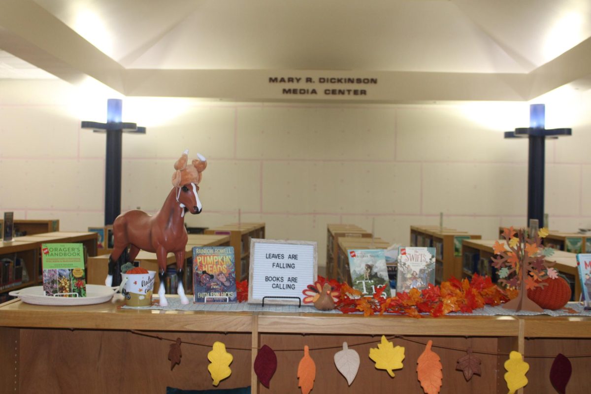 The library entrance for Thanksgiving.